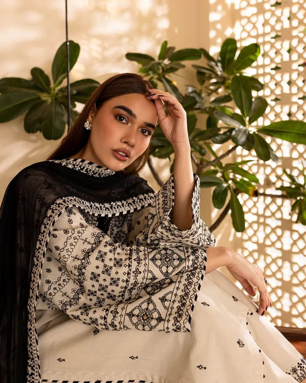 Arfa Embroidered 3pc